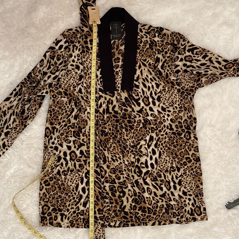 Orttu Leopard Shirt for Men. Size L Daringly Sexy - Picture 10 of 15